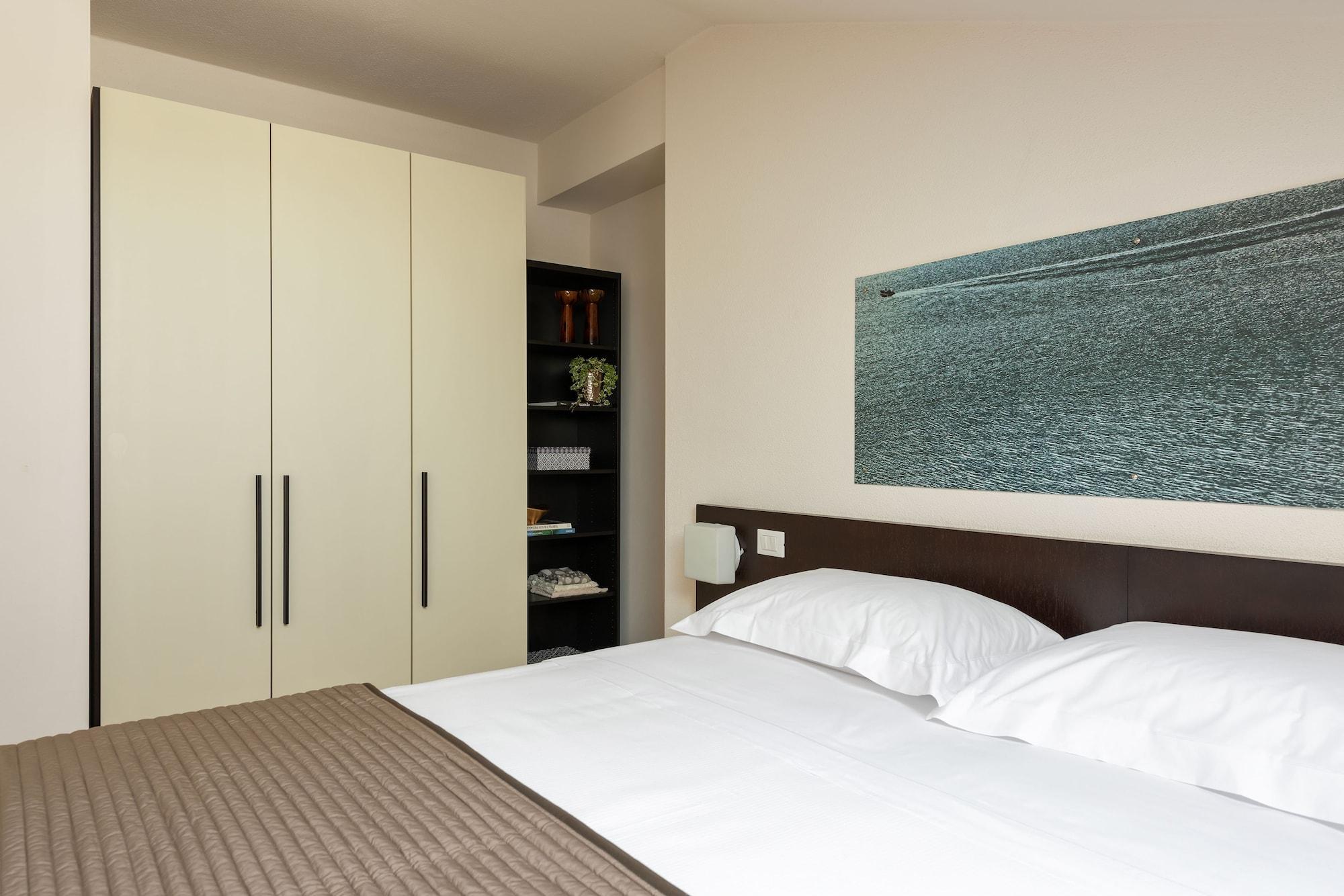 Affittacamere Vialeromadodici Rooms&apartments