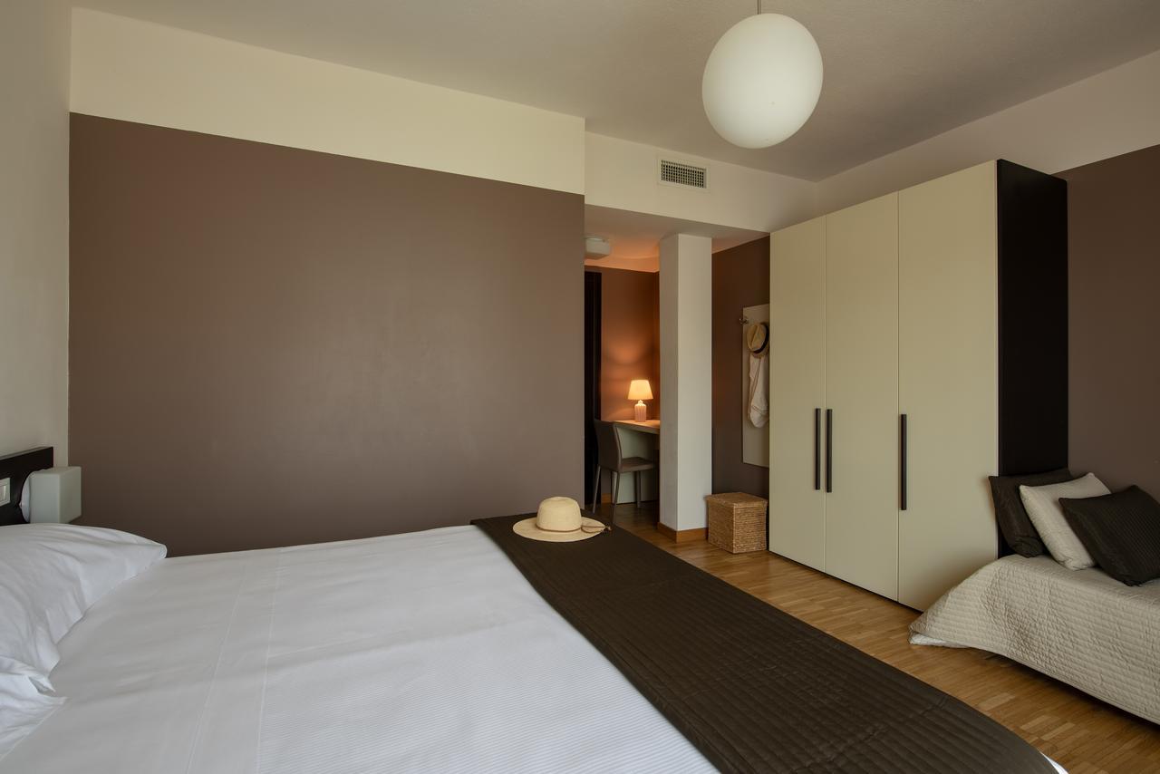 Affittacamere Vialeromadodici Rooms&apartments
