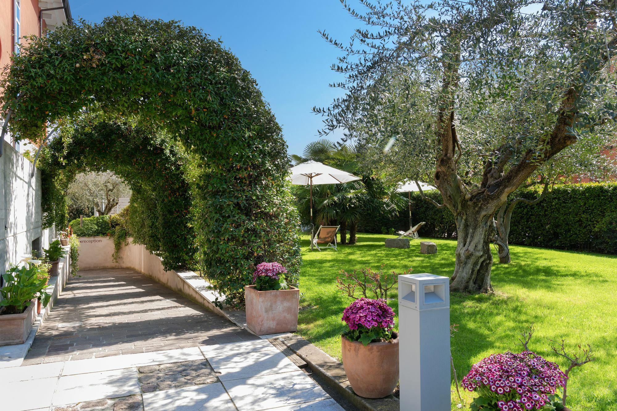 Affittacamere Vialeromadodici Rooms&apartments Lazise